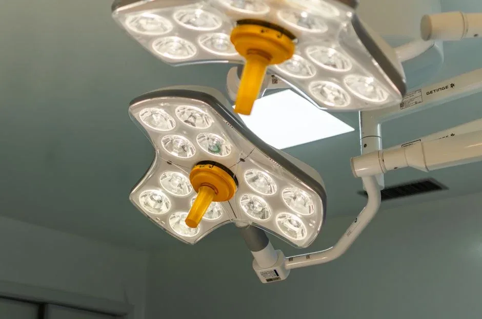 光谱分析仪下不同批次LED波长一致性对比